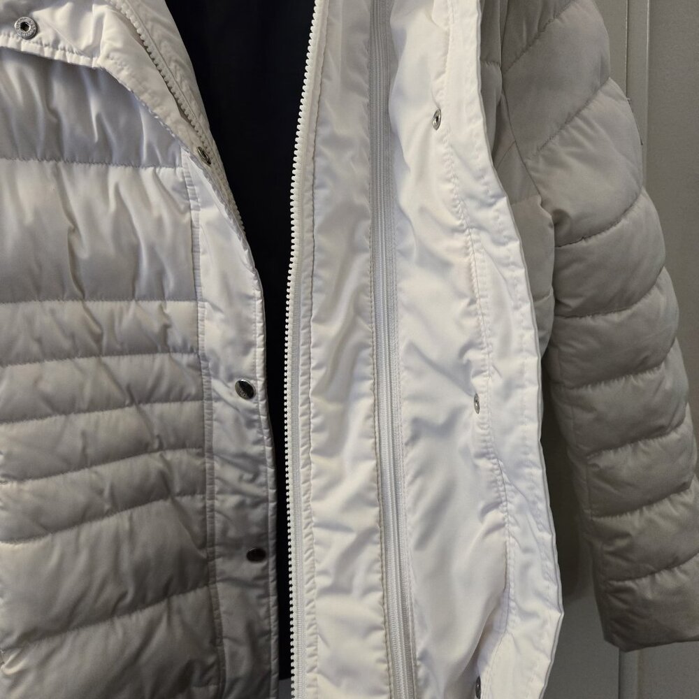 Tommy Hilfiger Women’s Puffer Jacket White - Picture 2 of 4